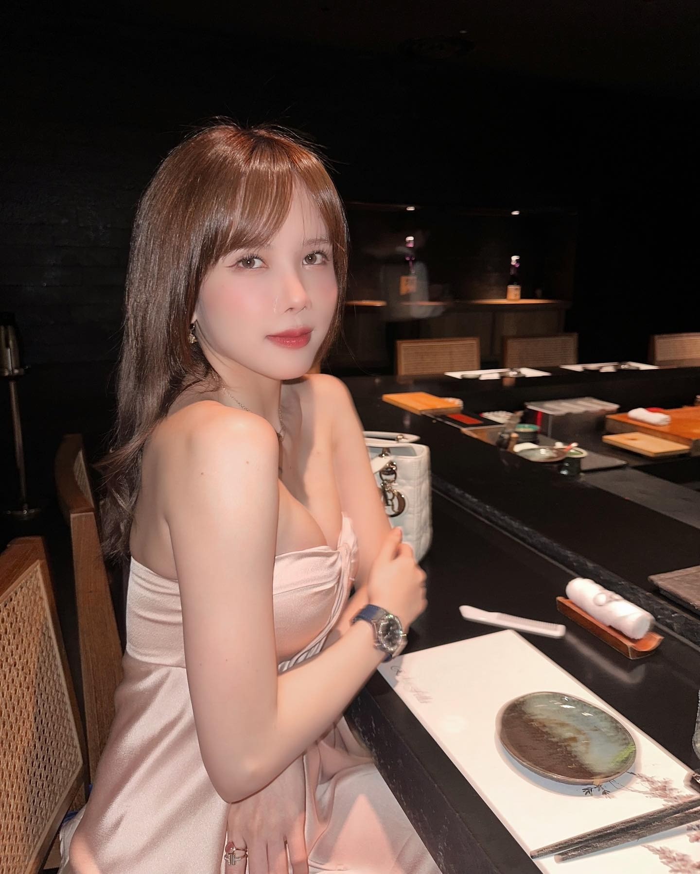 Thiều Bảo Trâm o ép thân hình, khoe đường cong. Ảnh: FBNV