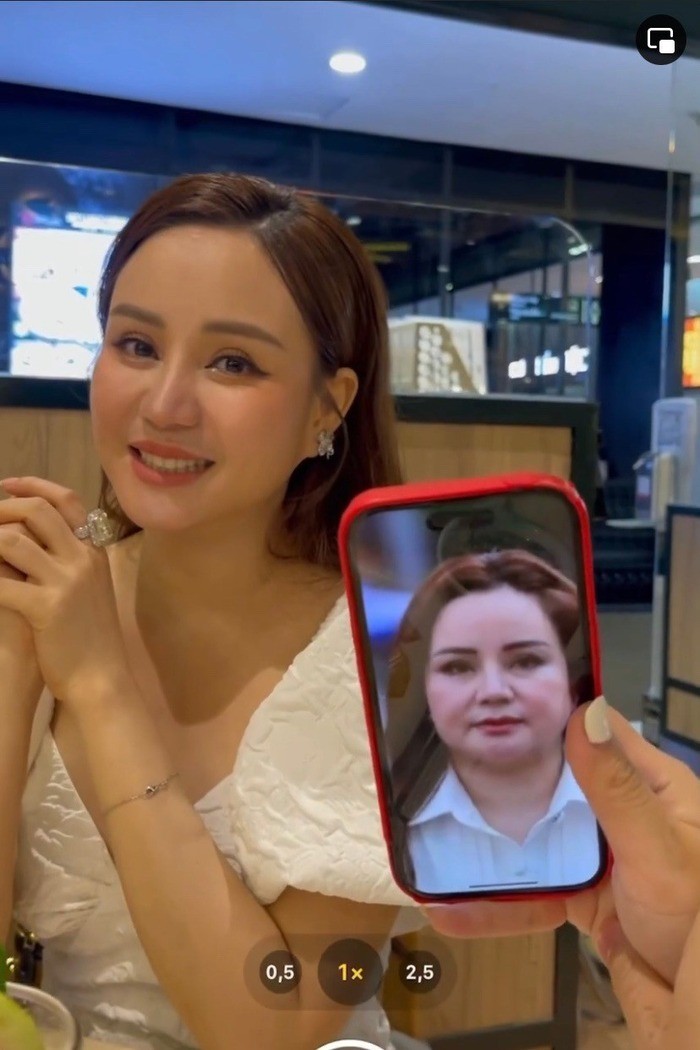 Vy Oanh khoe nhan sắc thật sự sau hình ảnh qua camera thường gây xôn xao - Ảnh 1 Vy Oanh khoe nhan sắc thật sự sau hình ảnh qua camera thường gây xôn xao - Ảnh 1