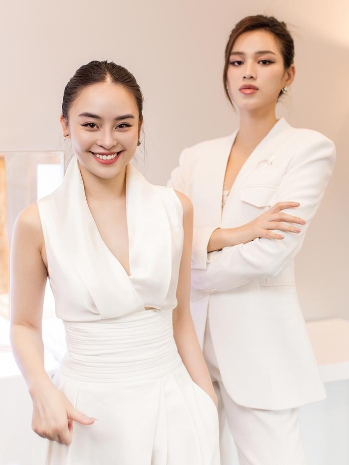 Đỗ Thị Hà phong thái nữ tổng tài, lấn át 'ngọc nữ lookbook' nhờ đôi chân 'kiếm Nhật' - Ảnh 2