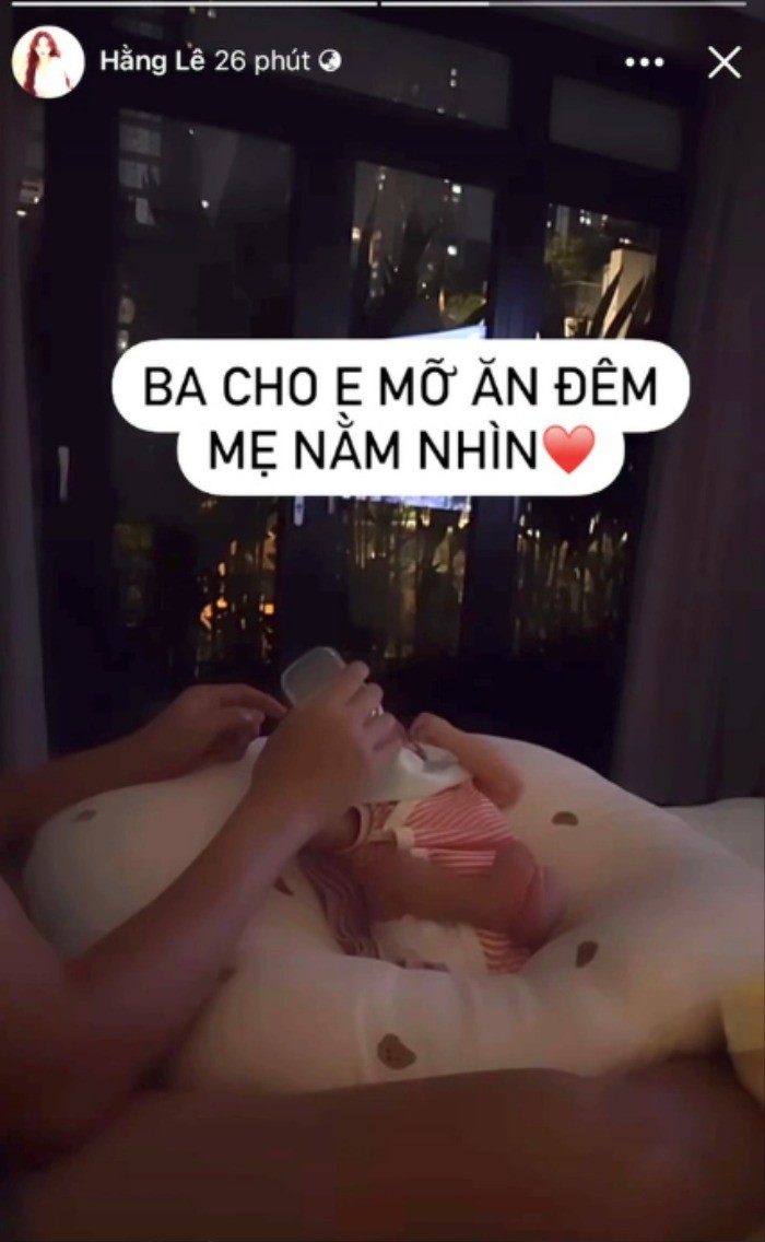 Minh Hằng khoe khoảnh khắc hạnh phúc của gia đình nhỏ. Ảnh: FBNV Minh Hằng khoe khoảnh khắc hạnh phúc của gia đình nhỏ. Ảnh: FBNV