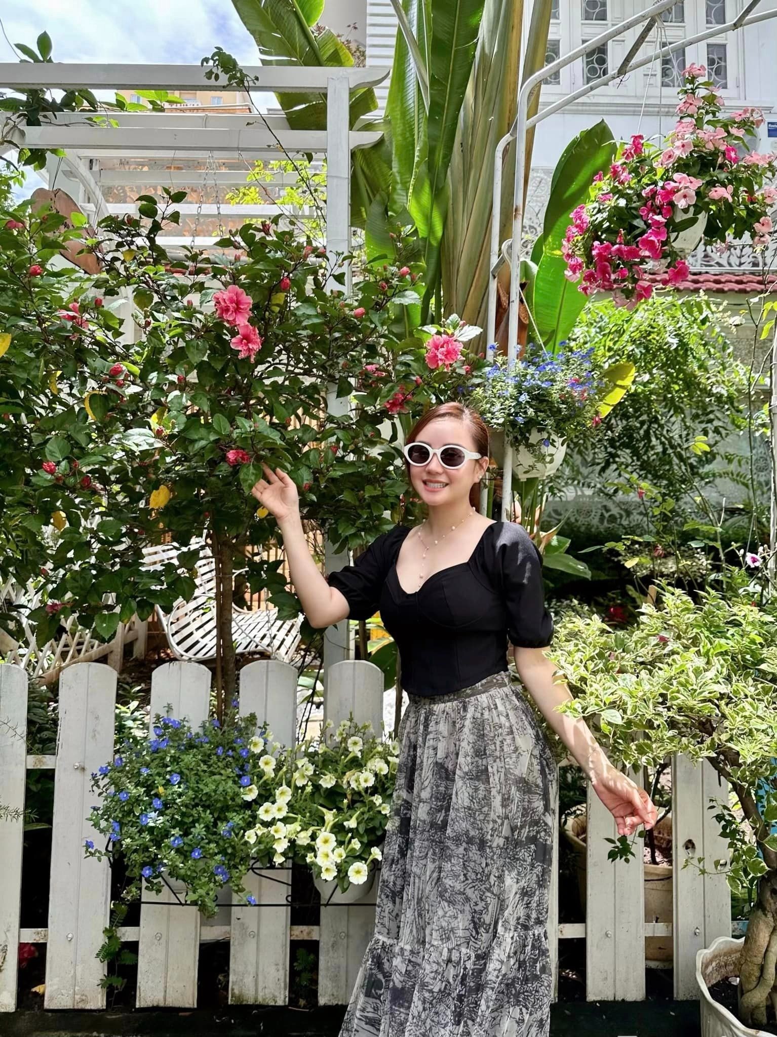 Vy Oanh khoe nhan sắc nức nở. Ảnh: FBNV Vy Oanh khoe nhan sắc nức nở. Ảnh: FBNV