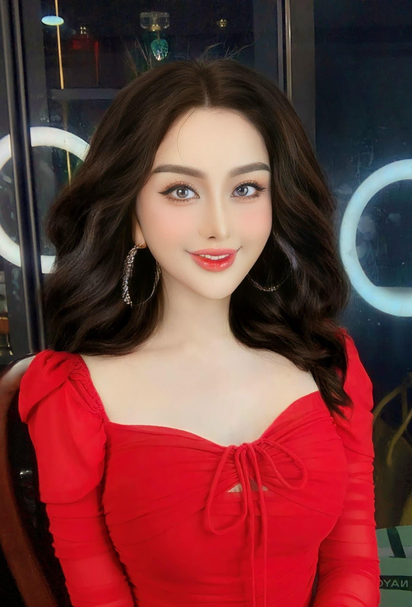 Lâm Khánh Chi đích thân khoe hình ảnh hậu phẫu thuật thẩm mỹ - Ảnh 2