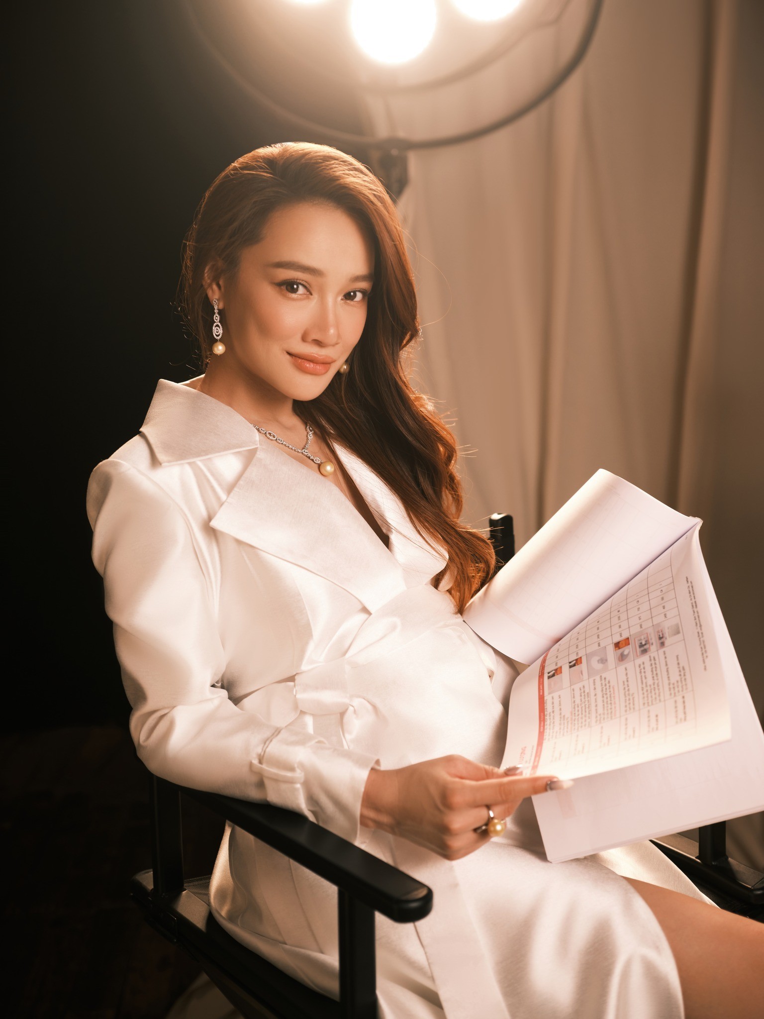 Nhã Phương hiện diện với phong thái cực sang chảnh ở tháng cuối thai kỳ - Ảnh 1 Nhã Phương hiện diện với phong thái cực sang chảnh ở tháng cuối thai kỳ - Ảnh 1