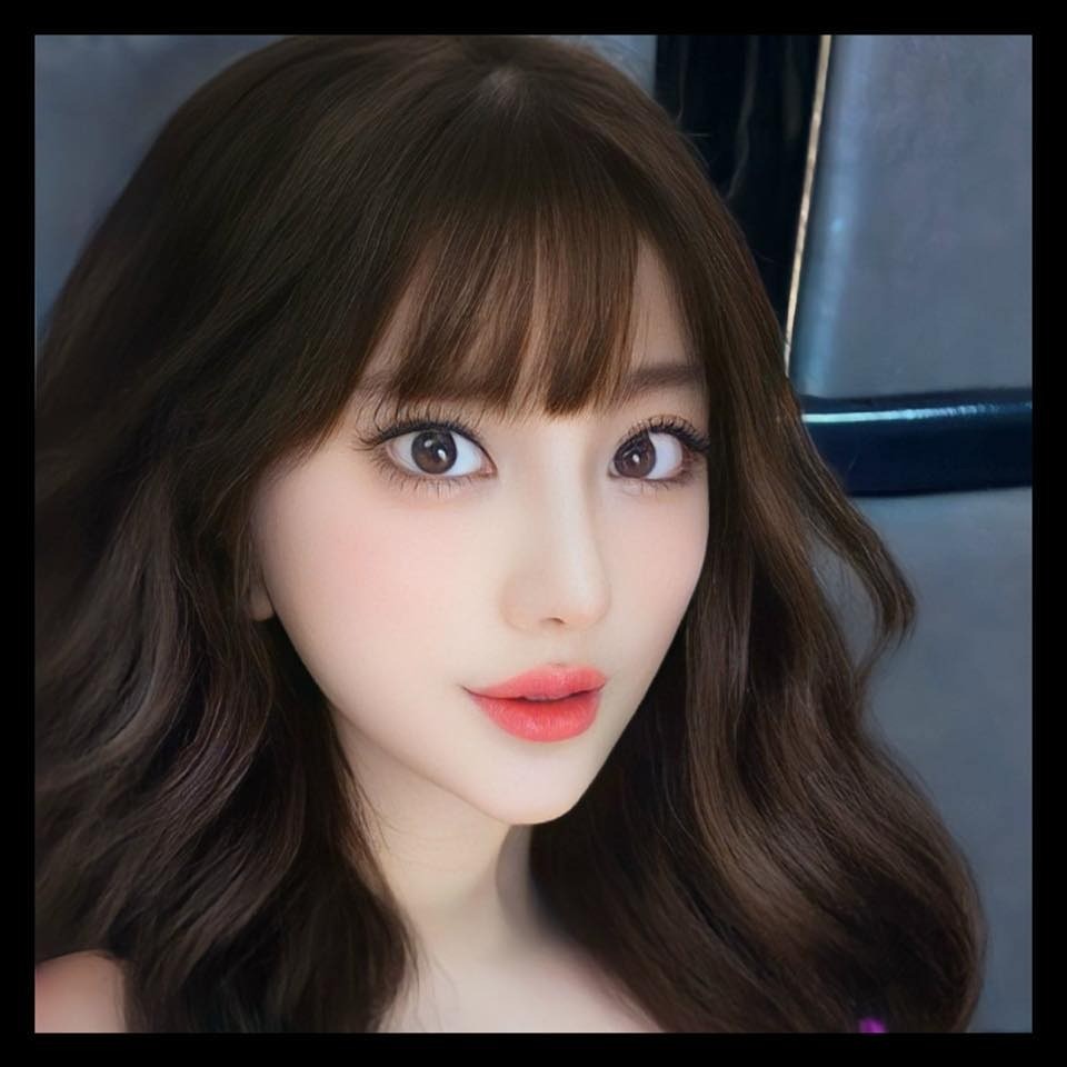 Lâm Khánh Chi diện mạo xinh đẹp trong khoảnh khắc tự đăng. Ảnh: FBNV