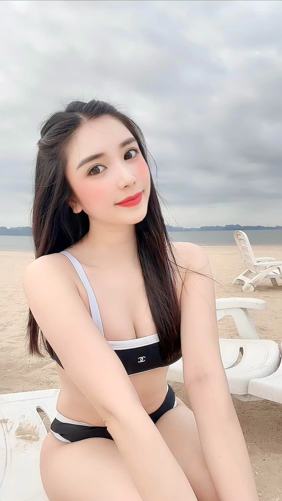 Thanh Bi sau 6 năm chia tay Quang Lê - Ảnh 4 Thanh Bi sau 6 năm chia tay Quang Lê - Ảnh 4