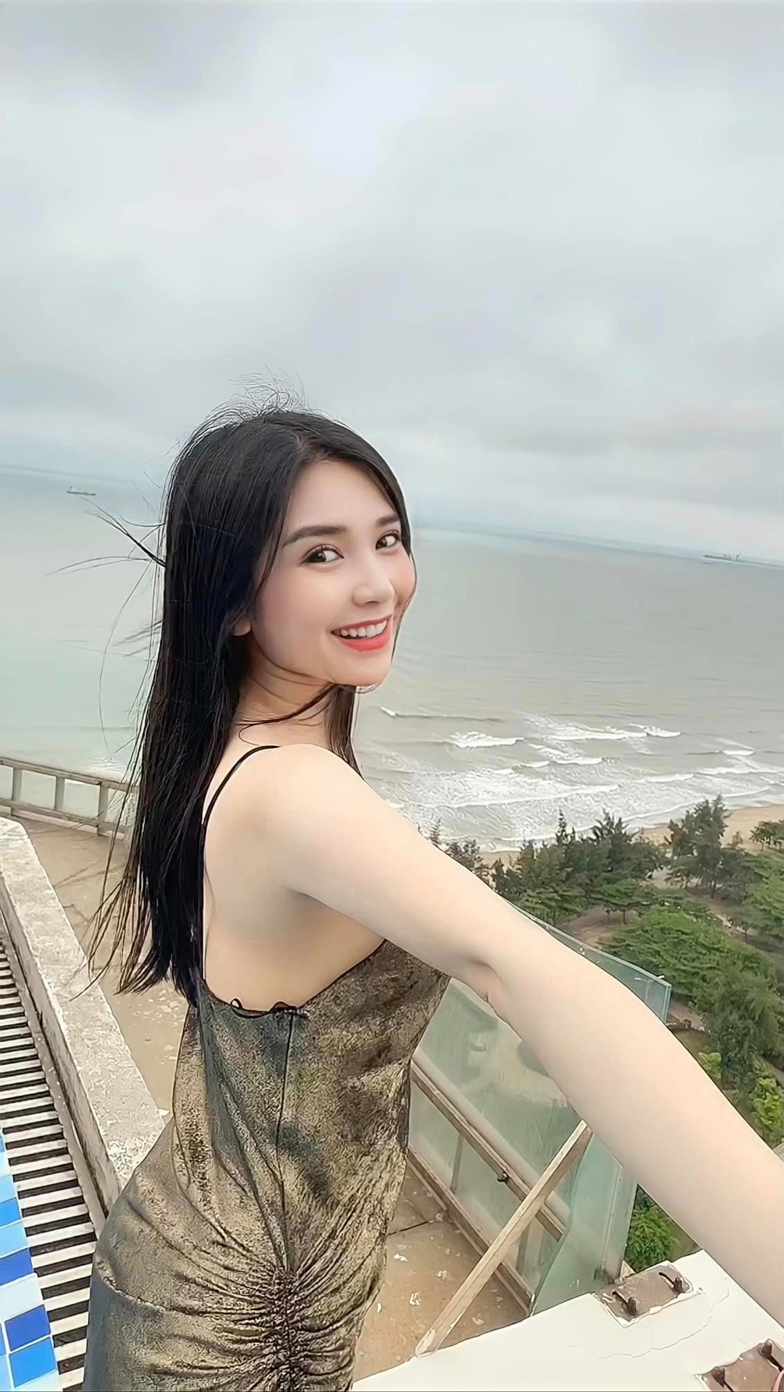 Thanh Bi sau 6 năm chia tay Quang Lê - Ảnh 3 Thanh Bi sau 6 năm chia tay Quang Lê - Ảnh 3