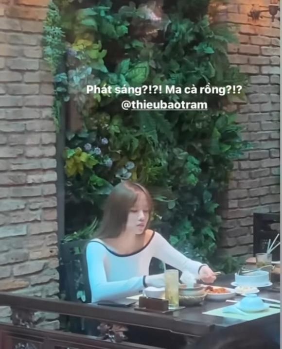 Thiều Bảo Trâm lộ diện mạo thật qua ống kính camera thường, có đẹp như loạt ảnh tự đăng? - Ảnh 2 Thiều Bảo Trâm lộ diện mạo thật qua ống kính camera thường, có đẹp như loạt ảnh tự đăng? - Ảnh 2