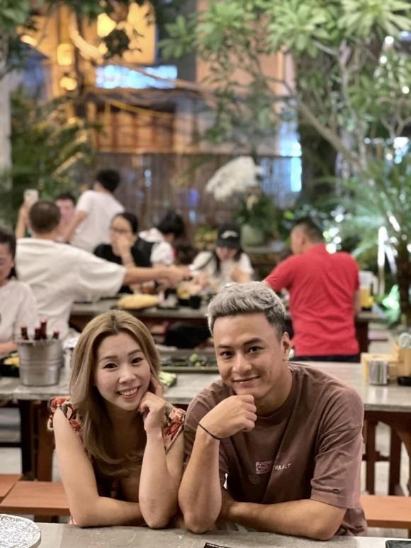 Vợ chồng Hồng Đăng đồng lòng, quyết chiều lòng con gái - Ảnh 1 Vợ chồng Hồng Đăng đồng lòng, quyết chiều lòng con gái - Ảnh 1