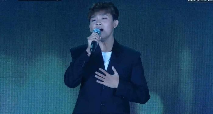 Ngoài giọng hát, Hồ Văn Cường còn khiến fan hài lòng vì điều này - Ảnh 1 Ngoài giọng hát, Hồ Văn Cường còn khiến fan hài lòng vì điều này - Ảnh 1