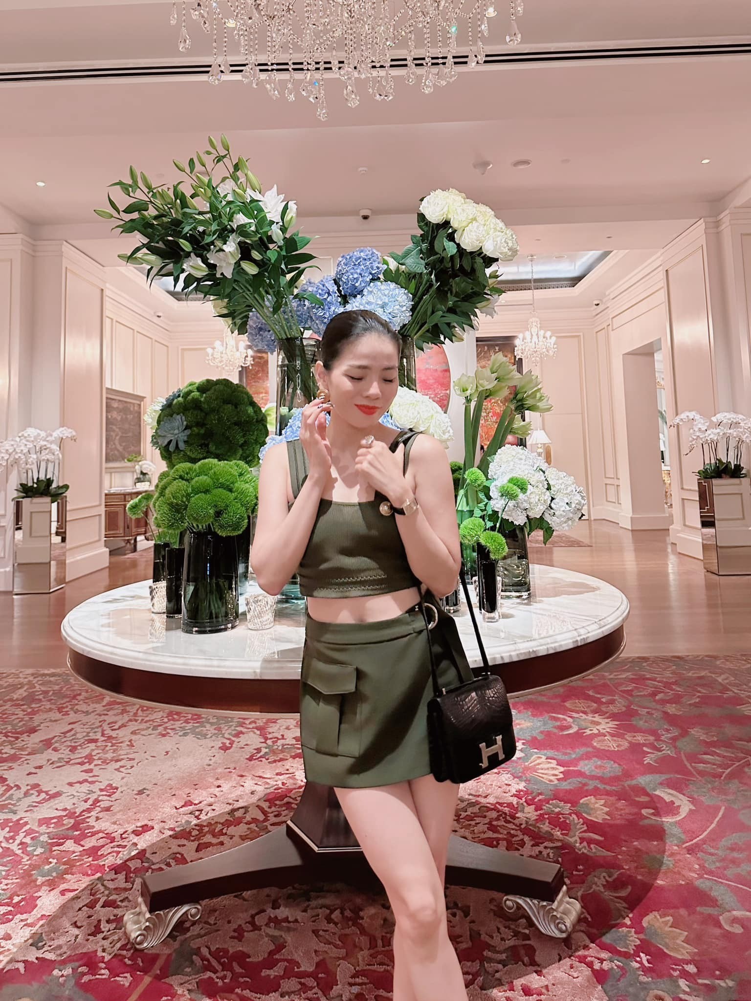 Sắc vóc quyến rũ đã qua tuổi 40 của Lệ Quyên. Ảnh: FBNV