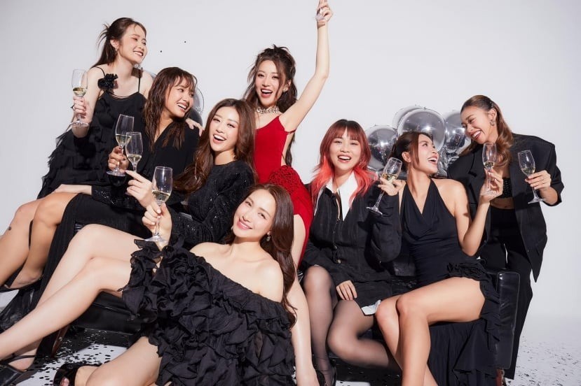 Hội bạn cực chất của cô dâu chú rể. Ảnh: FBNV