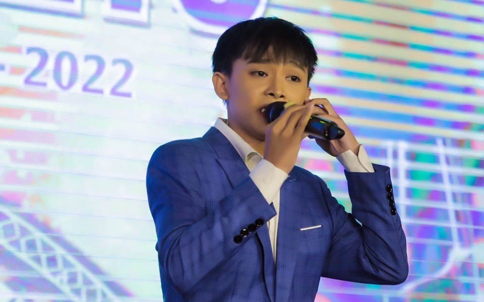 Hồ Văn Cường tất bật với việc chạy show thời gian gần đây. Ảnh: FBNV