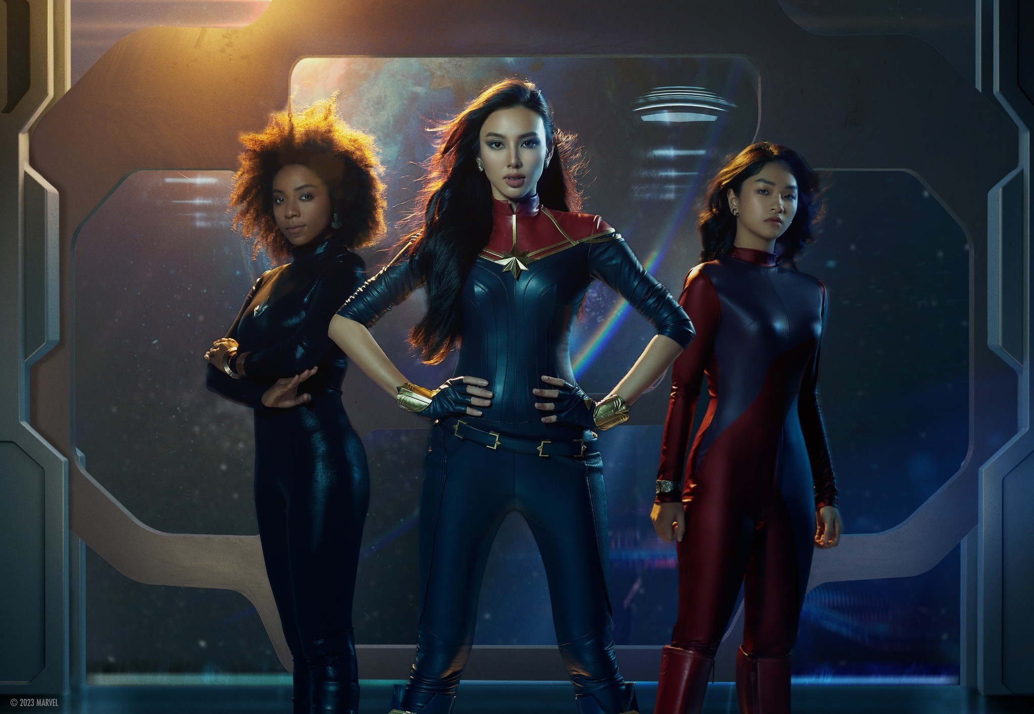 Sau khi bị bé Bo 'chê' với màn hóa thân thành Elsa, Thùy Tiên cực thần thái khi trở thành Captain Marvel - Ảnh 2