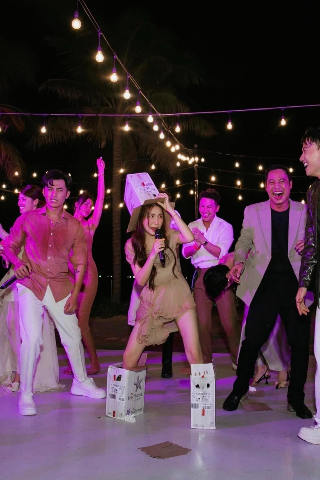 Hòa Minzy công khai hình ảnh đối lập sau màn tấu hài đám cưới Puka và Gin Tuấn Kiệt - Ảnh 1 Hòa Minzy công khai hình ảnh đối lập sau màn tấu hài đám cưới Puka và Gin Tuấn Kiệt - Ảnh 1