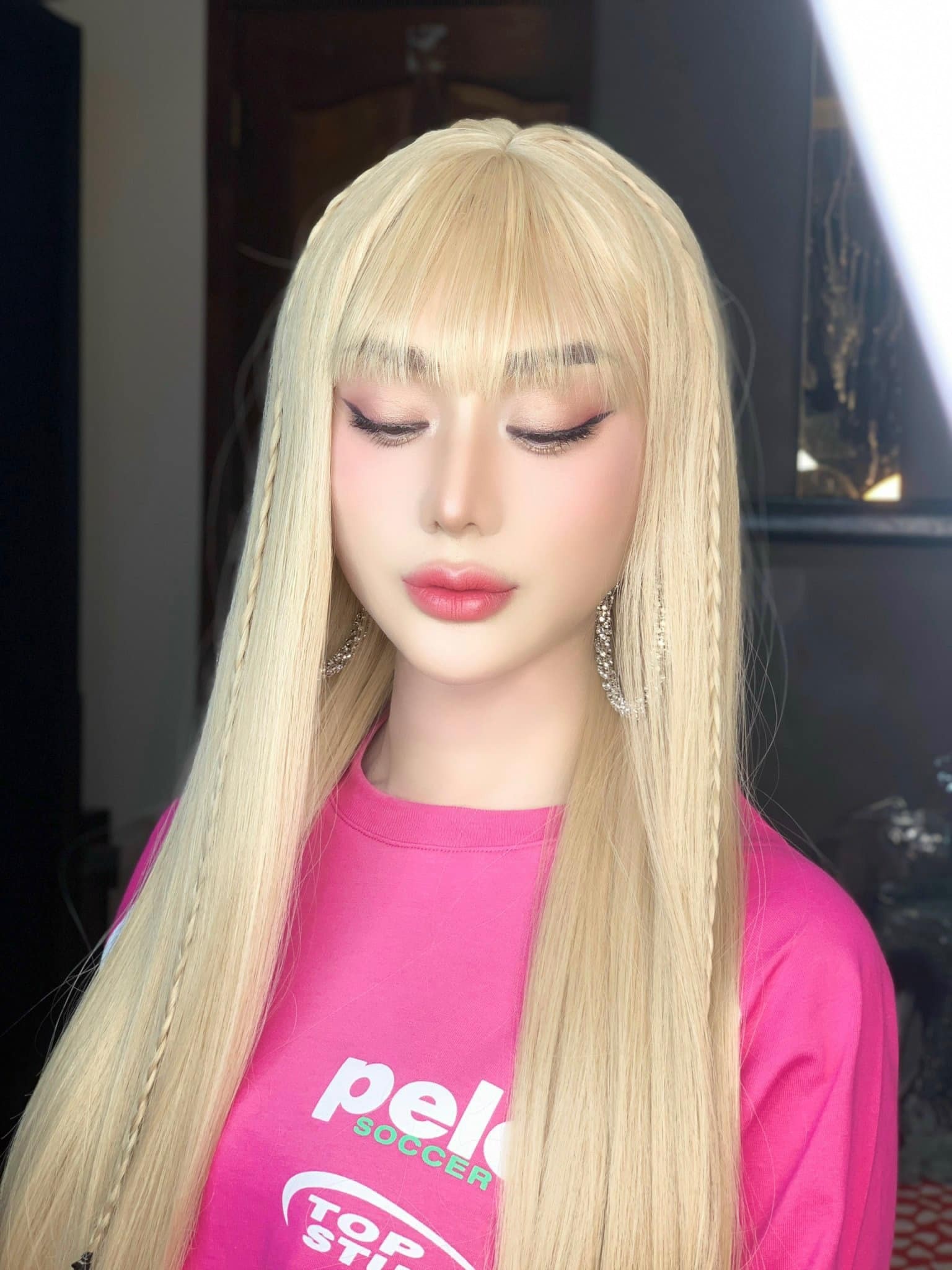 Lâm Khánh Chi đổi mới 'giao diện', được dân tình khen 'xinh như công chúa' - Ảnh 1