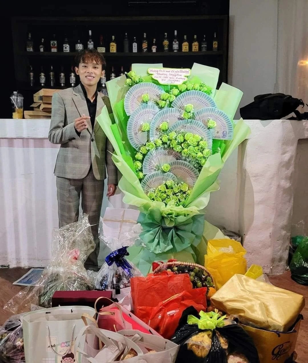 Hồ Văn Cường nhận được nhiều tình cảm của công chúng. Ảnh: FB