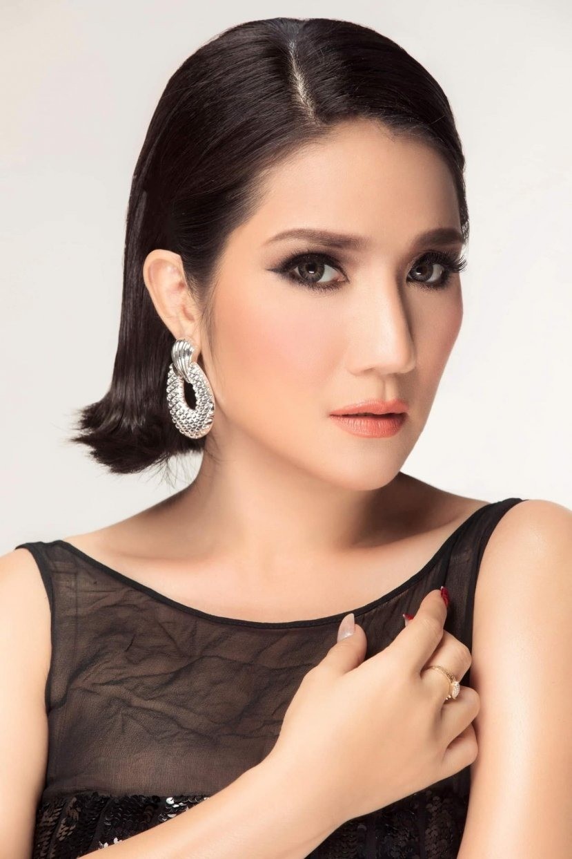 Sao Việt 25/11: Thủy Tiên được Công Vinh tặng tiền tỷ sau khi livestream bán hàng, con nuôi Hoài Linh qua đời - Ảnh 4