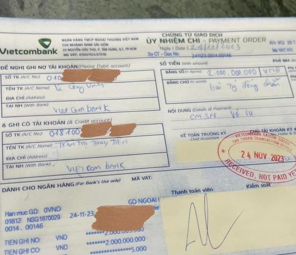 Thủy Tiên được Công Vinh chuyển khoản 2 tỷ đồng nhân dịp sinh nhật. Ảnh: FBNV Thủy Tiên được Công Vinh chuyển khoản 2 tỷ đồng nhân dịp sinh nhật. Ảnh: FBNV