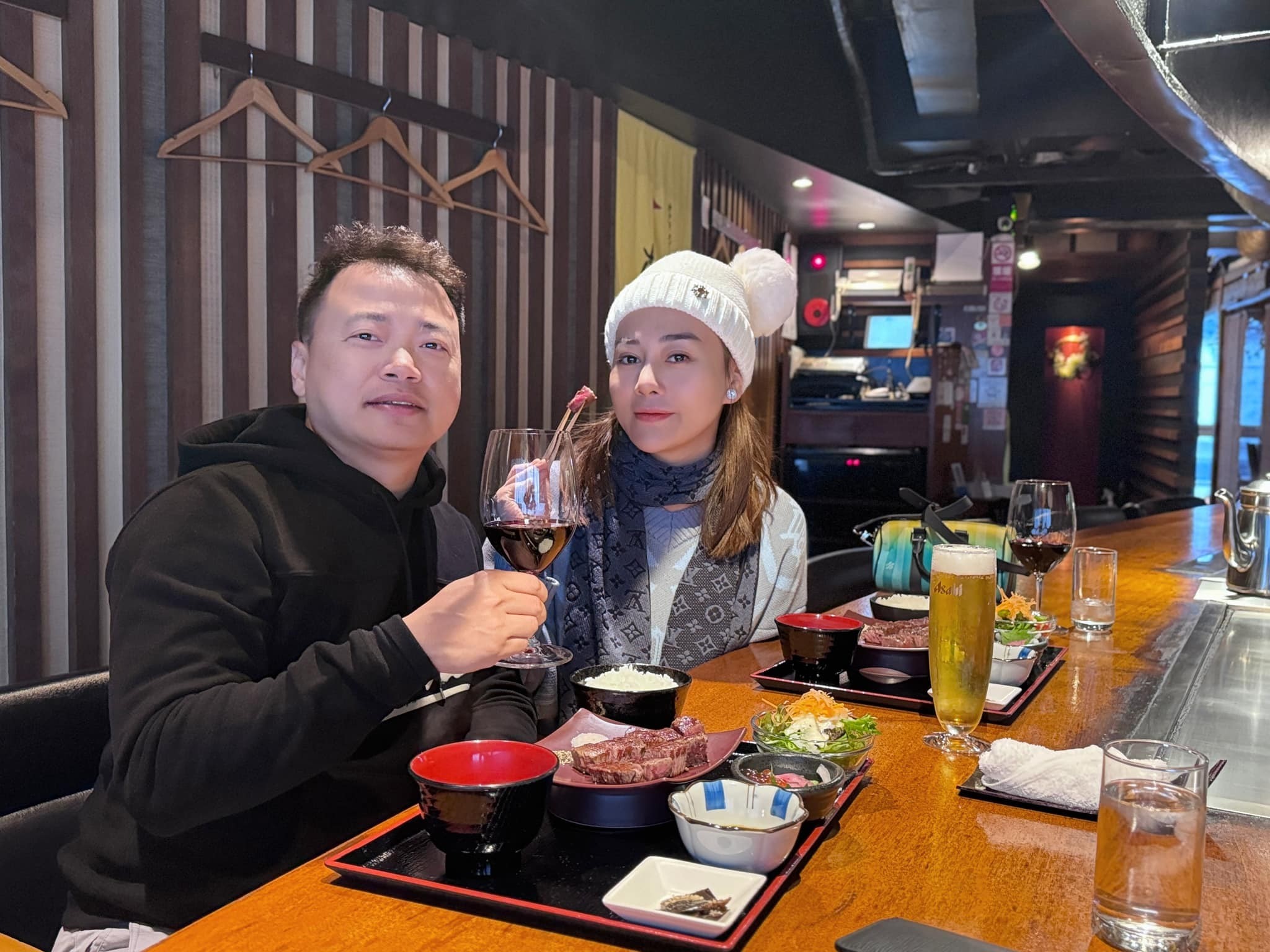 Phương Oanh và shark Bình đang có chuyến đi đến Nhật Bản. Ảnh: FBNV