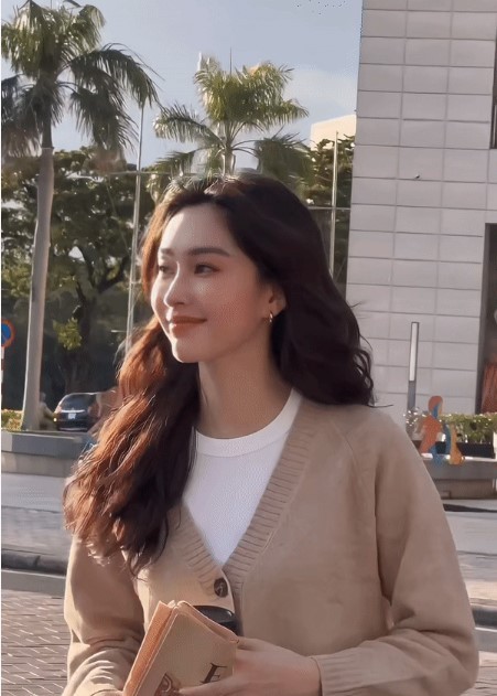 Mọi góc mặt của Đặng Thu Thảo đều đẹp. Ảnh: Chụp màn hình Mọi góc mặt của Đặng Thu Thảo đều đẹp. Ảnh: Chụp màn hình