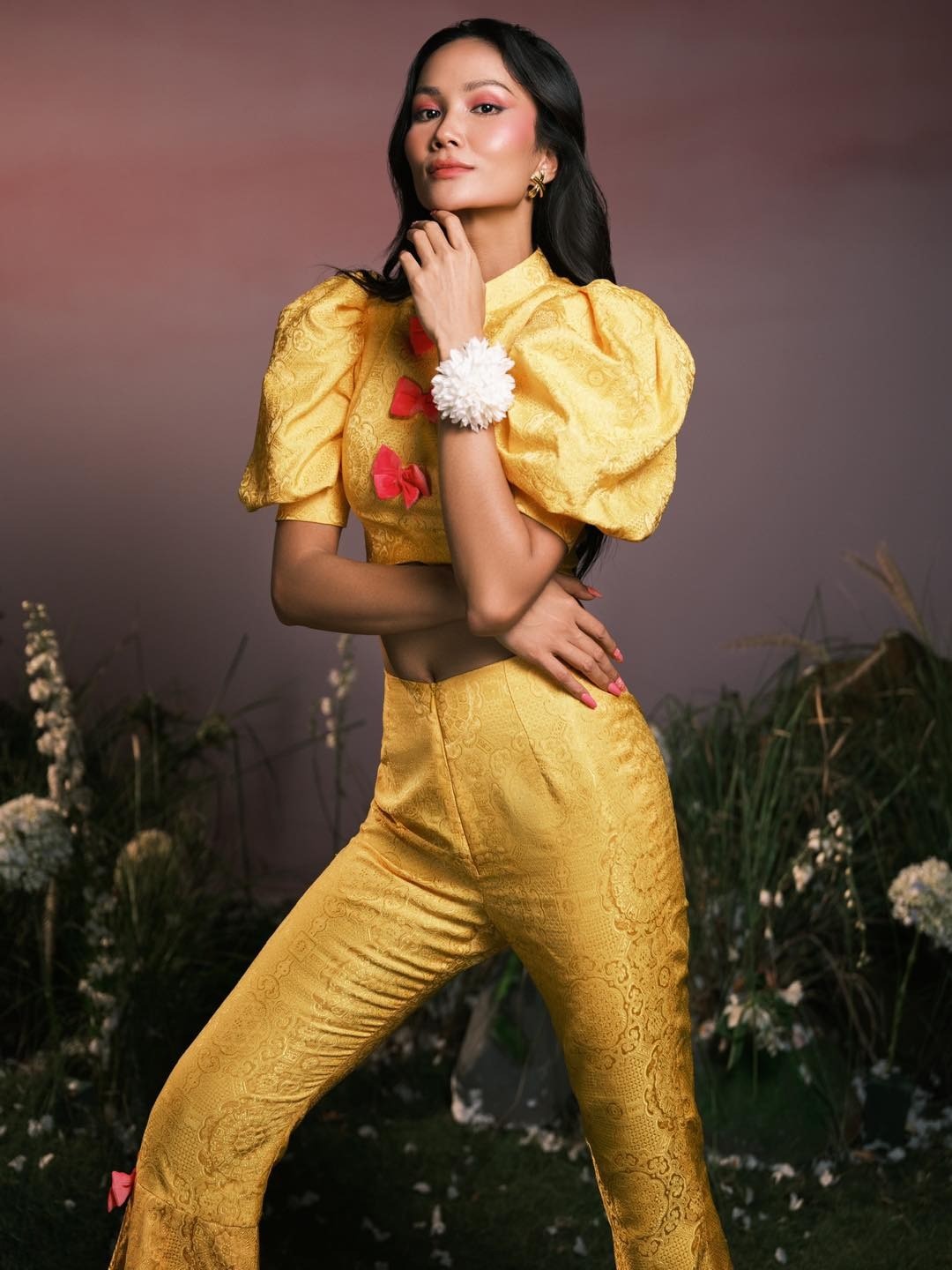 H'Hen Niê liên tiếp hé lộ dấu hiệu có tin vui, người hâm mộ chờ mong xác nhận từ chính chủ - Ảnh 1