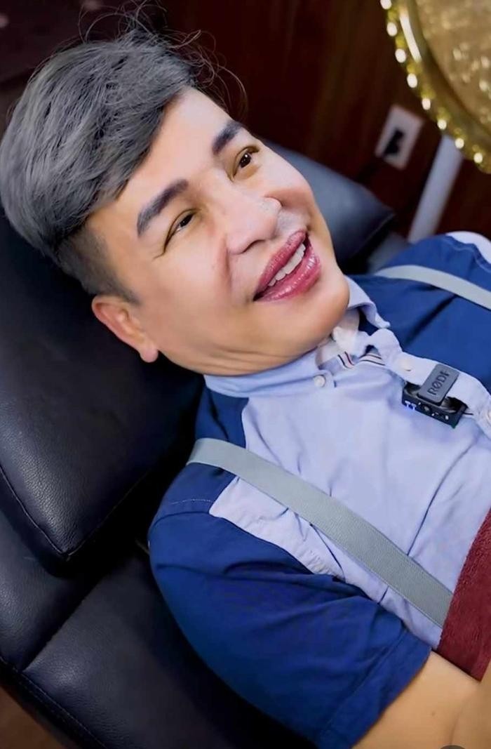 Diện mạo mới của MC Thanh Bạch. Ảnh: FBNV Diện mạo mới của MC Thanh Bạch. Ảnh: FBNV