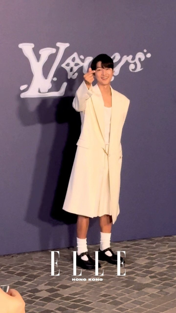 Song Joong Ki cùng gu thời trang không được đánh giá cao. Ảnh: Internet Song Joong Ki cùng gu thời trang không được đánh giá cao. Ảnh: Internet