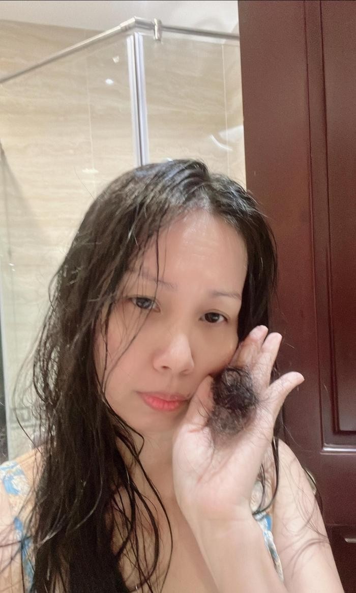 Cẩm Ly khoe mặt mộc nhưng thừa nhận đang phải đối diện với tình trạng bất ổn. Ảnh: FBNV Cẩm Ly khoe mặt mộc nhưng thừa nhận đang phải đối diện với tình trạng bất ổn. Ảnh: FBNV