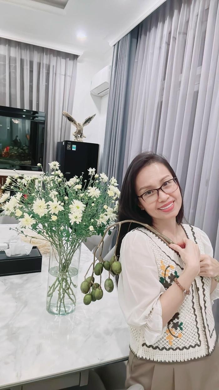 Cẩm Ly giờ đây có cuộc sống bình dị, vui tươi. Ảnh: FBNV Cẩm Ly giờ đây có cuộc sống bình dị, vui tươi. Ảnh: FBNV