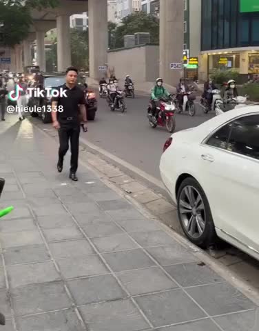 hong-dang-tren-pho-1703065174.mp4 hong-dang-tren-pho-1703065174.mp4