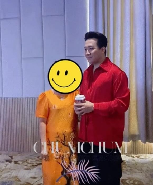 Trấn Thành thân thiện với người hâm mộ. Ảnh: Chumchum