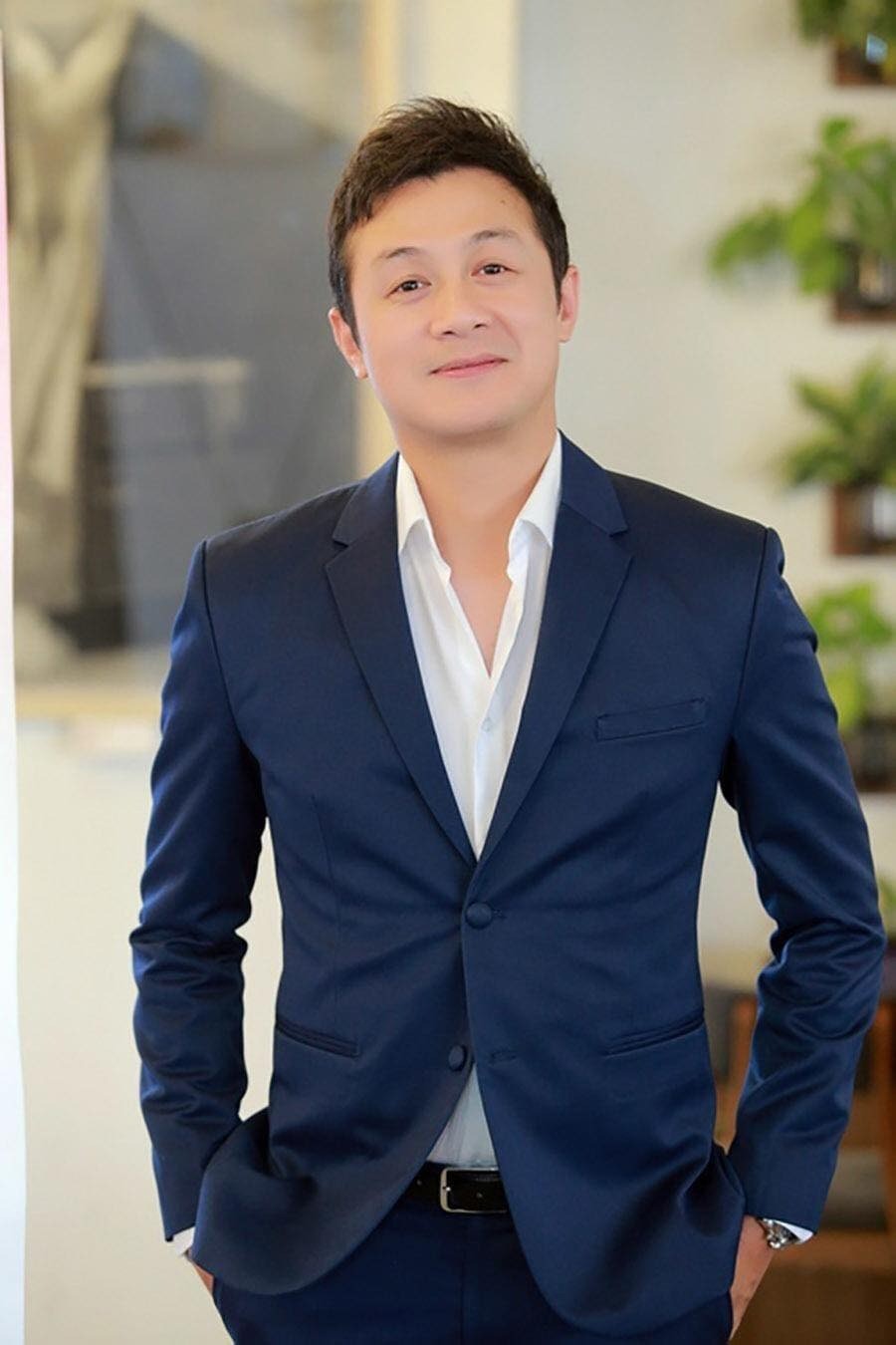MC Anh Tuấn bảnh bao và trẻ trung dù ở tuổi 49. Ảnh: Internet MC Anh Tuấn bảnh bao và trẻ trung dù ở tuổi 49. Ảnh: Internet