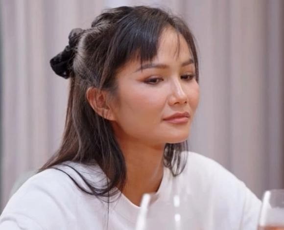 H'Hen Niê hiếm hoi nhắc về tình cũ, vô tình hé lộ sự thật bao lâu nay giấu kín - Ảnh 1 H'Hen Niê hiếm hoi nhắc về tình cũ, vô tình hé lộ sự thật bao lâu nay giấu kín - Ảnh 1