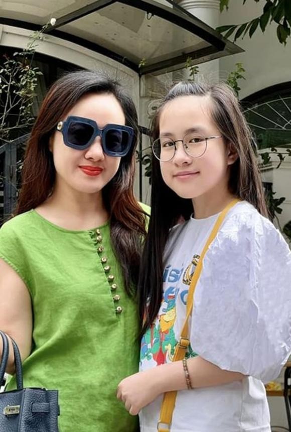 BTV Hoài Anh khoe con gái cao gần bằng mẹ, dung mạo xinh xắn - Ảnh 3 BTV Hoài Anh khoe con gái cao gần bằng mẹ, dung mạo xinh xắn - Ảnh 3