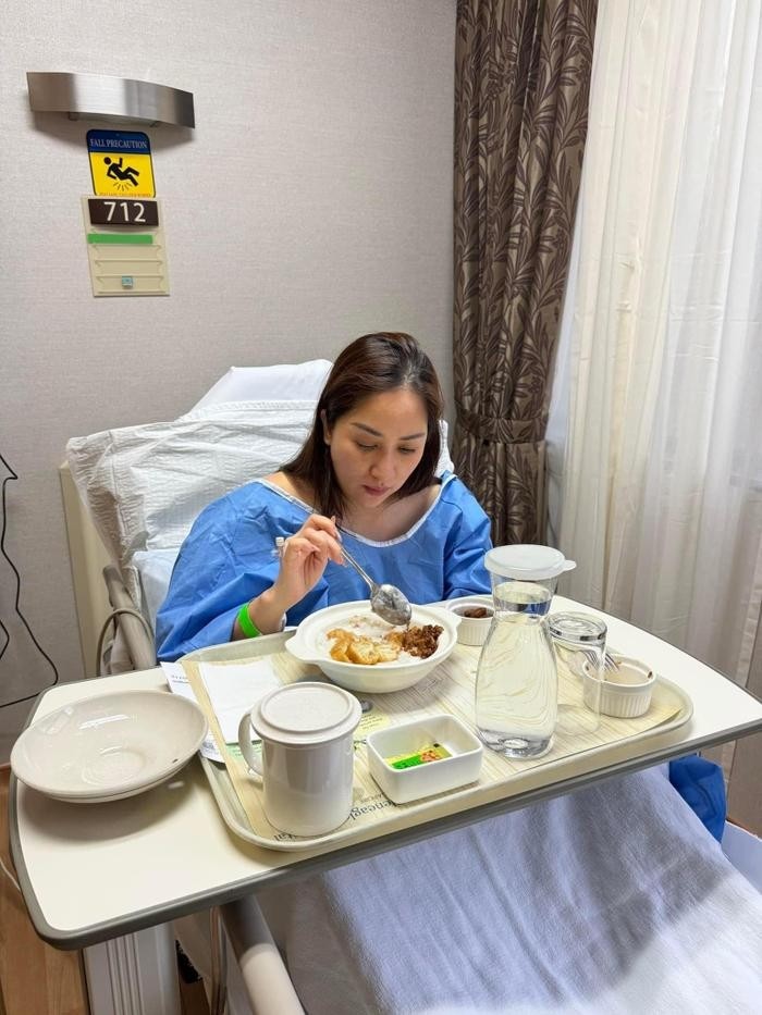 Sao Việt 19/1: Khánh Thi nhập viện vì sức khỏe 'bất ổn', Lý Nhã Kỳ hội ngộ Việt Anh - Ảnh 1 Sao Việt 19/1: Khánh Thi nhập viện vì sức khỏe 'bất ổn', Lý Nhã Kỳ hội ngộ Việt Anh - Ảnh 1