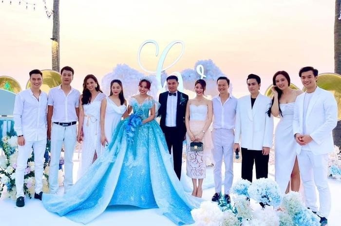 Đám cưới của Vân Hugo không có sự hiện diện của Quỳnh Nga. Ảnh: Internet Đám cưới của Vân Hugo không có sự hiện diện của Quỳnh Nga. Ảnh: Internet