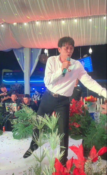 Sao Việt 20/1: Diện mạo đáng chú ý của Hoài Linh, Đỗ Thị Hà bày tỏ quan điểm về sắc đẹp - Ảnh 1 Sao Việt 20/1: Diện mạo đáng chú ý của Hoài Linh, Đỗ Thị Hà bày tỏ quan điểm về sắc đẹp - Ảnh 1
