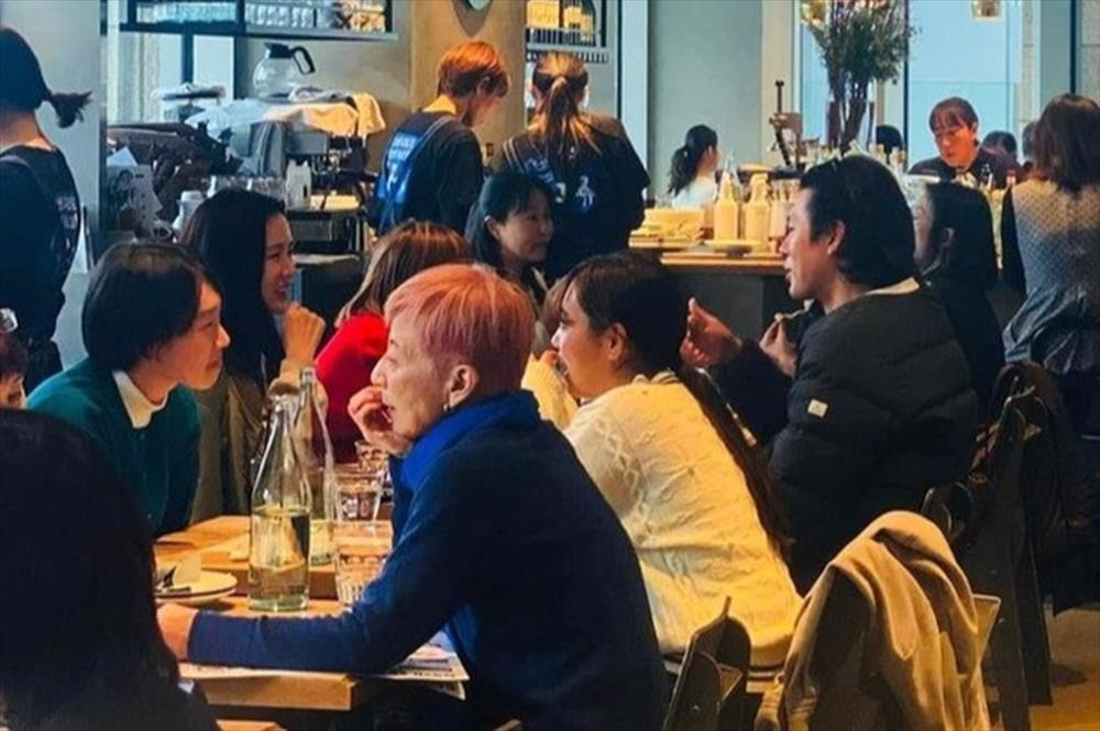 Khoảnh khắc vợ chồng Hyun Bin và Son Ye Jin cực tình cảm tại Nhật Bản. Ảnh: Internet Khoảnh khắc vợ chồng Hyun Bin và Son Ye Jin cực tình cảm tại Nhật Bản. Ảnh: Internet