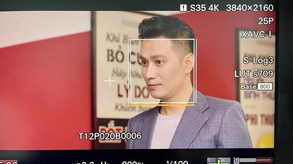 Việt Anh bảnh bao khi hiện diện trong dự án truyền hình mới. Ảnh: FBNV Việt Anh bảnh bao khi hiện diện trong dự án truyền hình mới. Ảnh: FBNV