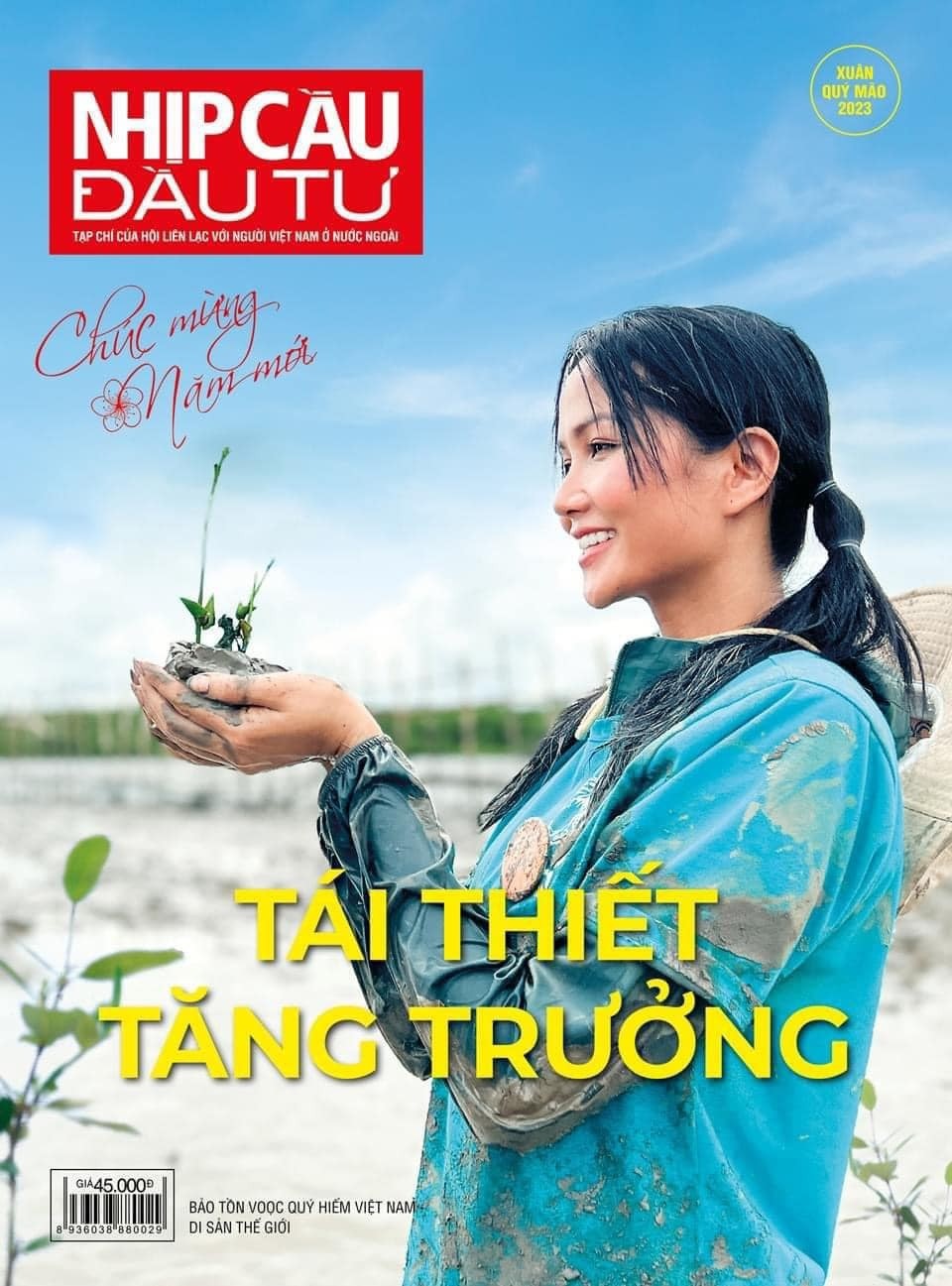 H'Hen Niê điểm lại năm 2023 bằng loạt ảnh cực 'chất', đúng đẳng cấp nàng hậu quốc tế - Ảnh 5