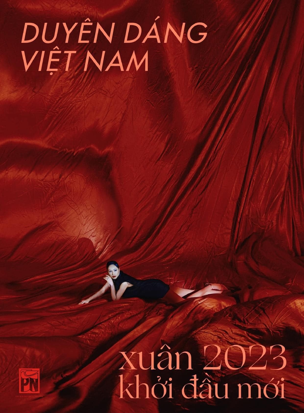 H'Hen Niê điểm lại năm 2023 bằng loạt ảnh cực 'chất', đúng đẳng cấp nàng hậu quốc tế - Ảnh 2