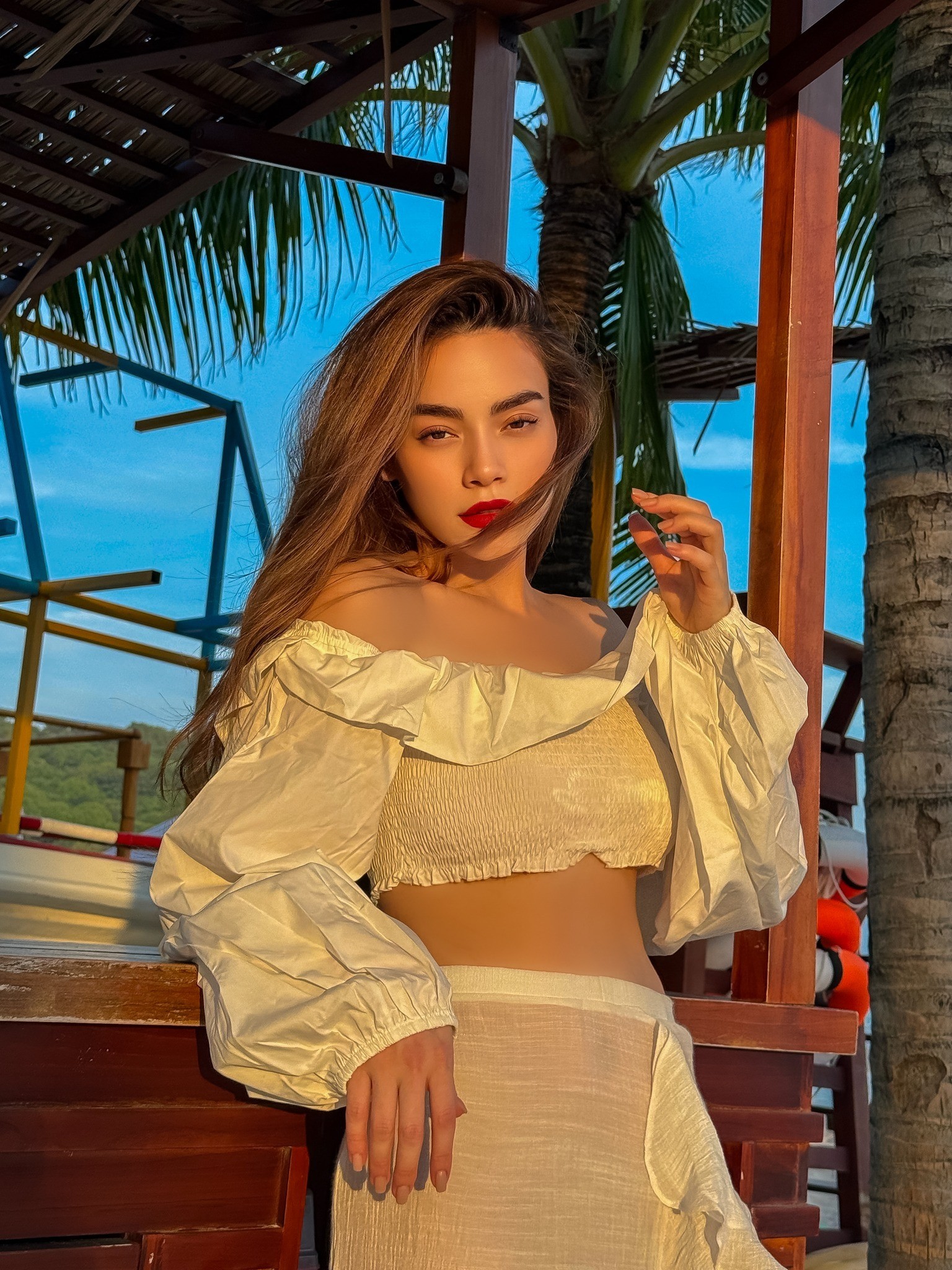 Hồ Ngọc Hà công khai loạt ảnh xưa cũ, thoải mái thể hiện tình cảm với người đàn ông đặc biệt - Ảnh 2