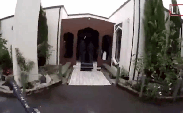 Vụ sả súng tại New Zealand khiến 40 người chết: Nghi phạm vừa nã đạn, vừa livestream