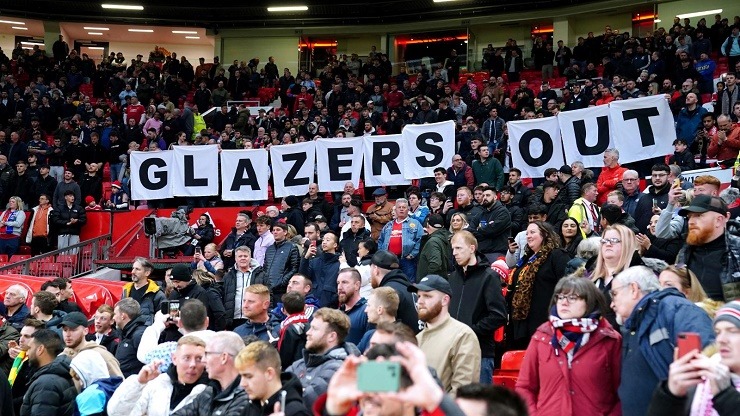 Một nhóm CĐV MU đang lên kế hoạch cho một cuộc biểu tình ôn hòa bên ngoài sân Old Trafford trước trận giao hữu cuối cùng mùa hè của 'Quỷ đỏ' để chống lại nhà Glazer. Một nhóm CĐV MU đang lên kế hoạch cho một cuộc biểu tình ôn hòa bên ngoài sân Old Trafford trước trận giao hữu cuối cùng mùa hè của 'Quỷ đỏ' để chống lại nhà Glazer.
