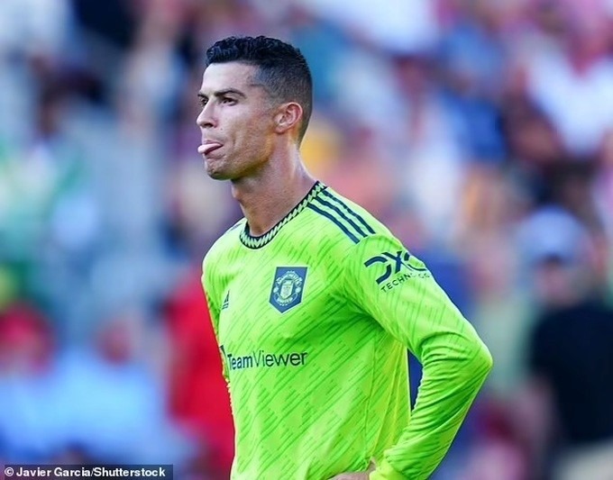 Chân sút vĩ đại nhất lịch sử Man Utd khuyên Ten Hag loại Ronaldo khỏi trận đại chiến Liverpool