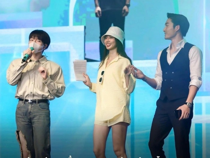 Quên Huyền Lizzie đi, đây mới là mỹ nhân được dân tình 'đẩy thuyền' cho Đình Tú