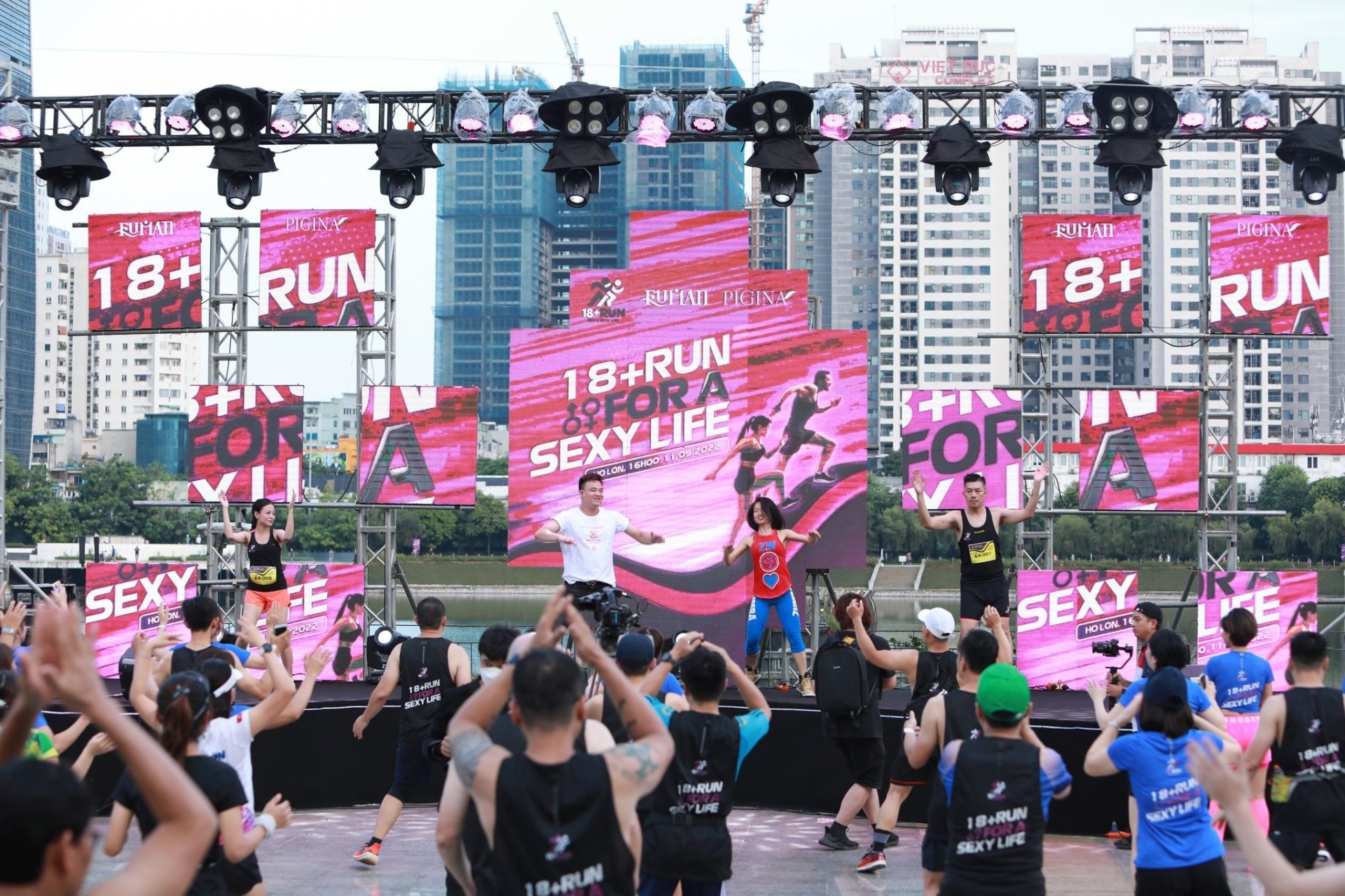 Hàng trăm người hào hứng tham gia giải chạy 18+RUN – For a Sexy Life tại Hà Nội - Ảnh 3