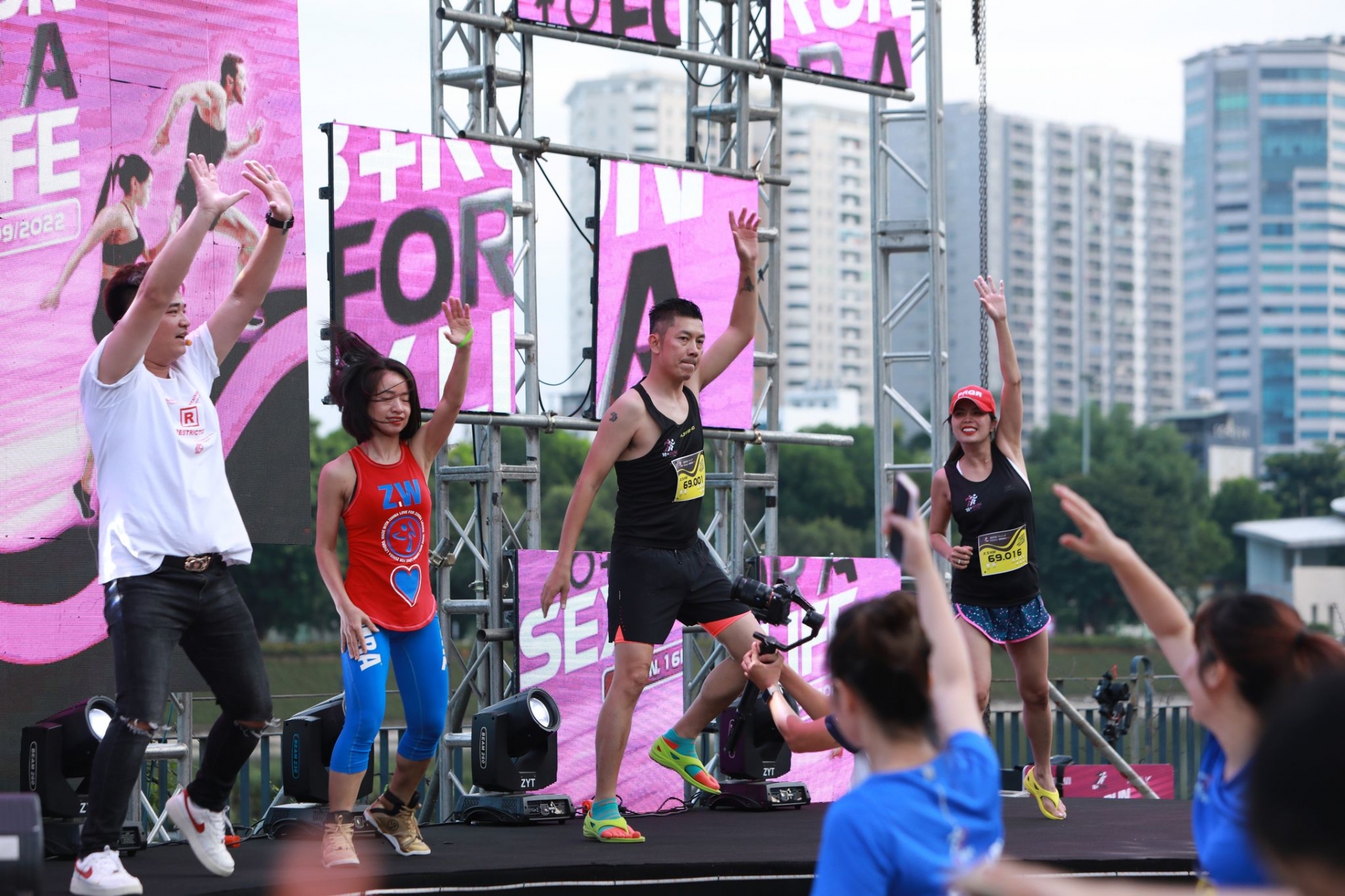 Hàng trăm người hào hứng tham gia giải chạy 18+RUN – For a Sexy Life tại Hà Nội - Ảnh 1