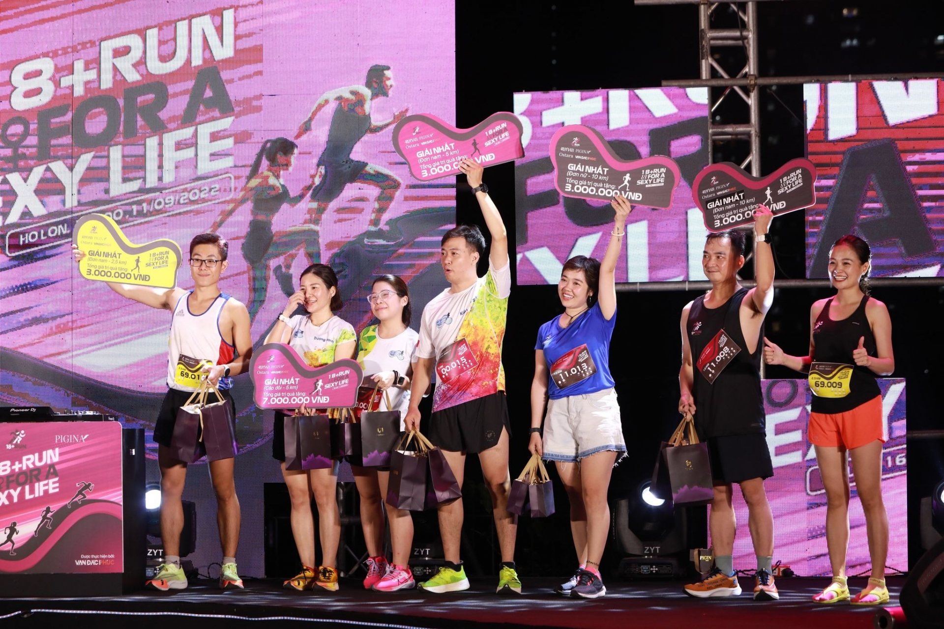 Hàng trăm người hào hứng tham gia giải chạy 18+RUN – For a Sexy Life tại Hà Nội - Ảnh 4