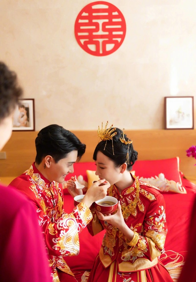 Trương Mông từng trải qua nhiều sóng gió tình cảm trước khi tìm được hạnh phúc đích thực. Ảnh: Sina